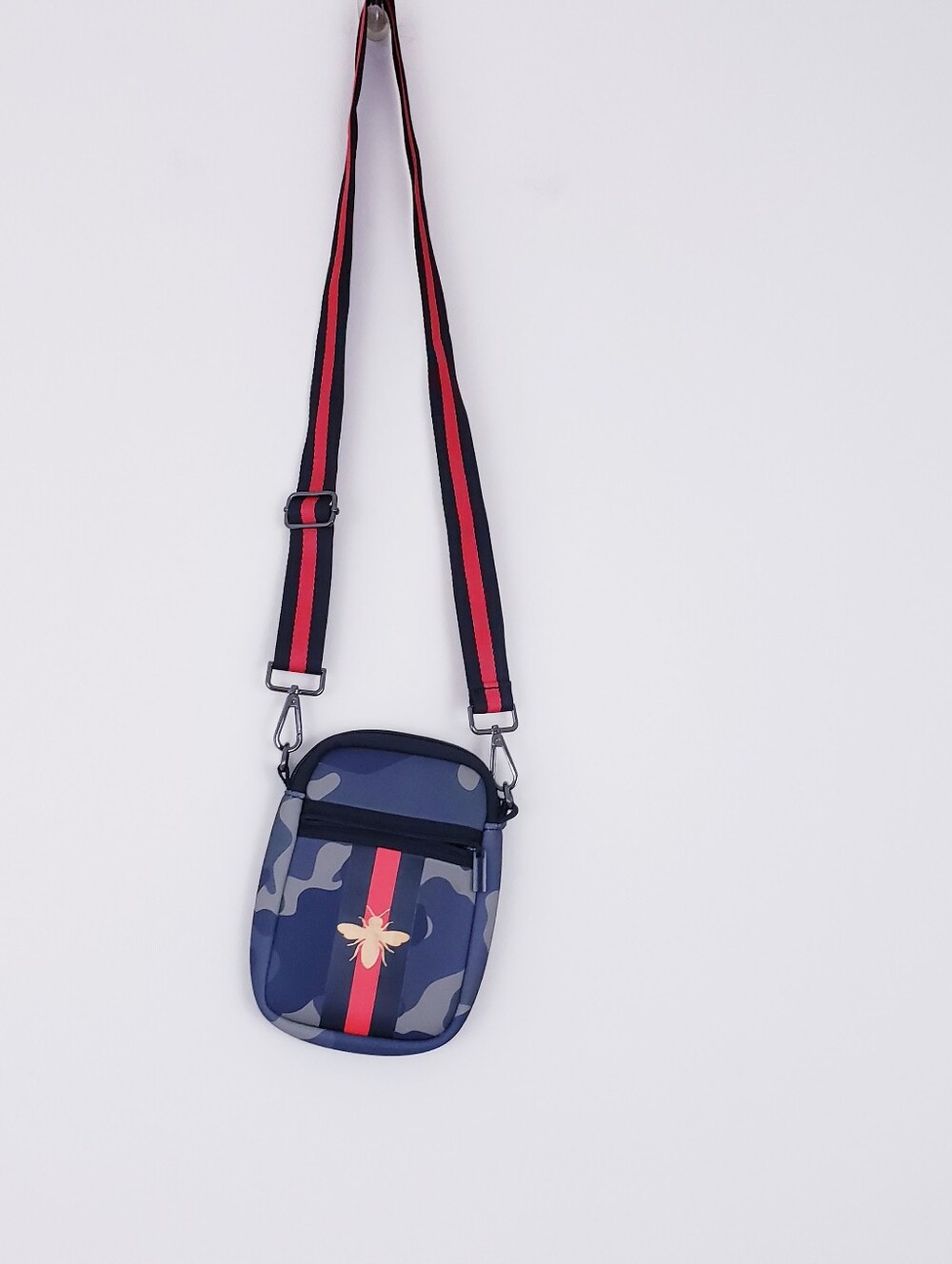 Parker & Hyde Crossbody Purse Neoprene Black Bee Camo Red Stripe Strap Adjust